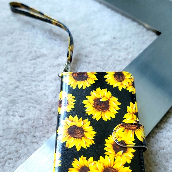 ULAK Wallet Case for iPhone 13 6.1" 2021 Release in Sunflower - Picture 2 of 9